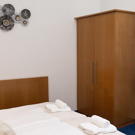 Hotel Apollon Litoměřice Bagian luar foto