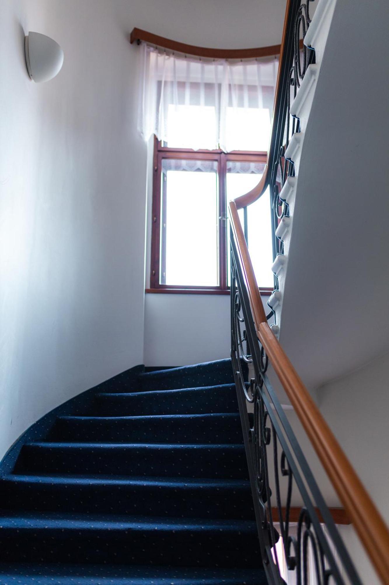 Hotel Apollon Litoměřice Bagian luar foto