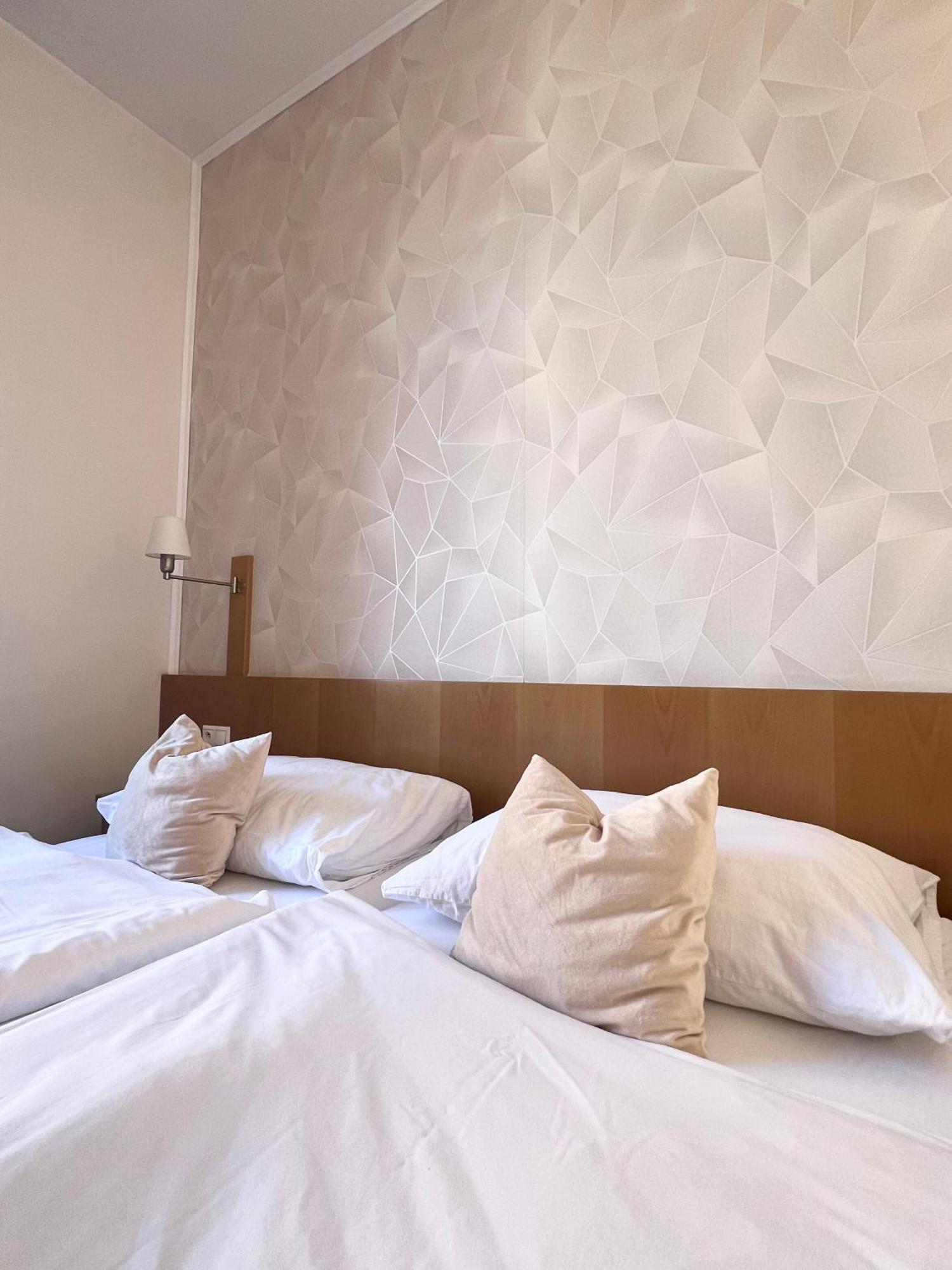 Hotel Apollon Litoměřice Bagian luar foto
